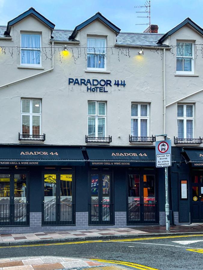 Parador 44 カーディフ エクステリア 写真