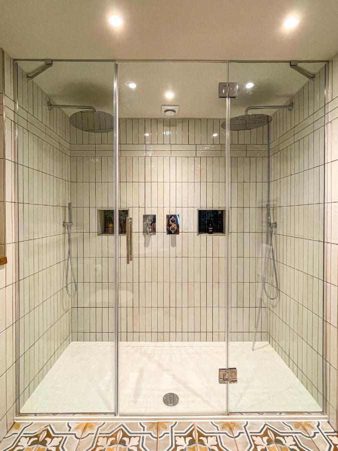 Parador 44 カーディフ エクステリア 写真