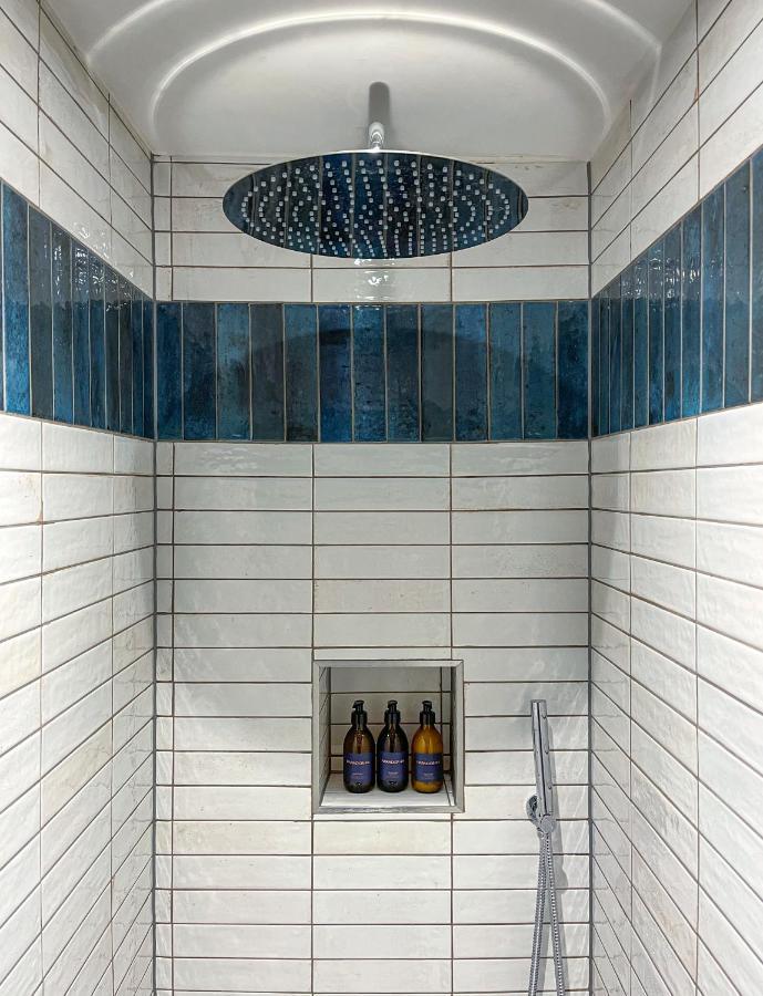 Parador 44 カーディフ エクステリア 写真